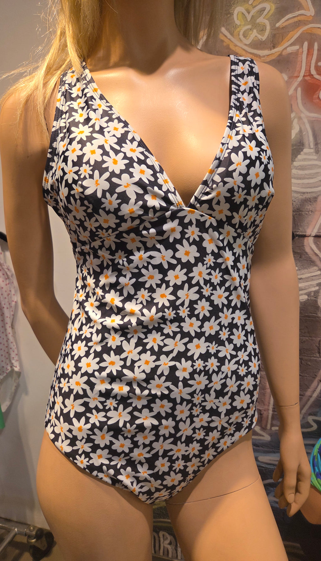 1 Pce X over adjustable straps