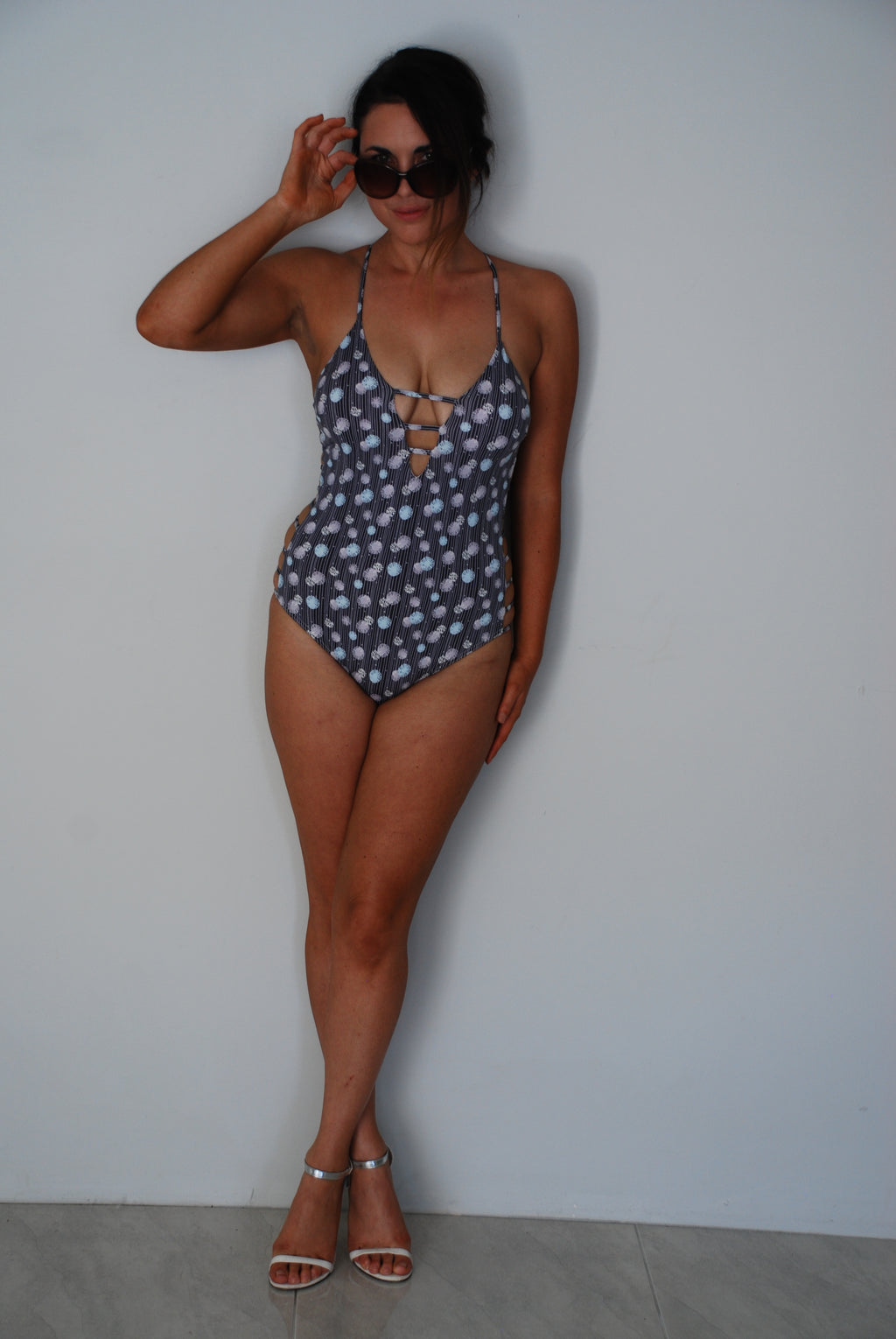 1 piece reveal side's Bather's