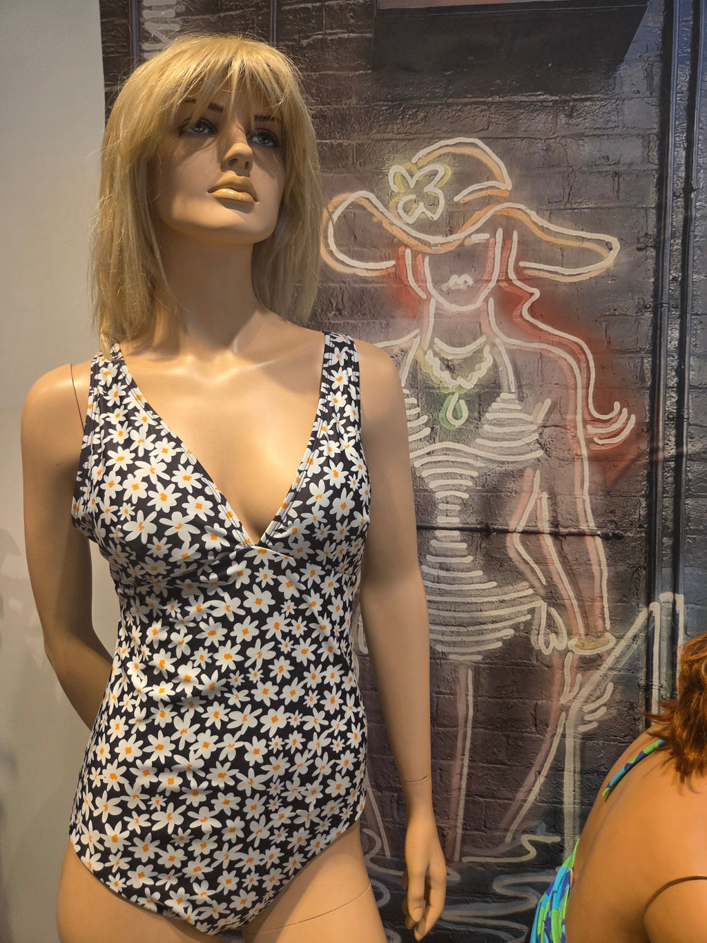 1 Pce X over adjustable straps